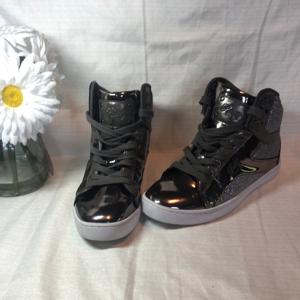 Women’s pastry sneakers size 8
